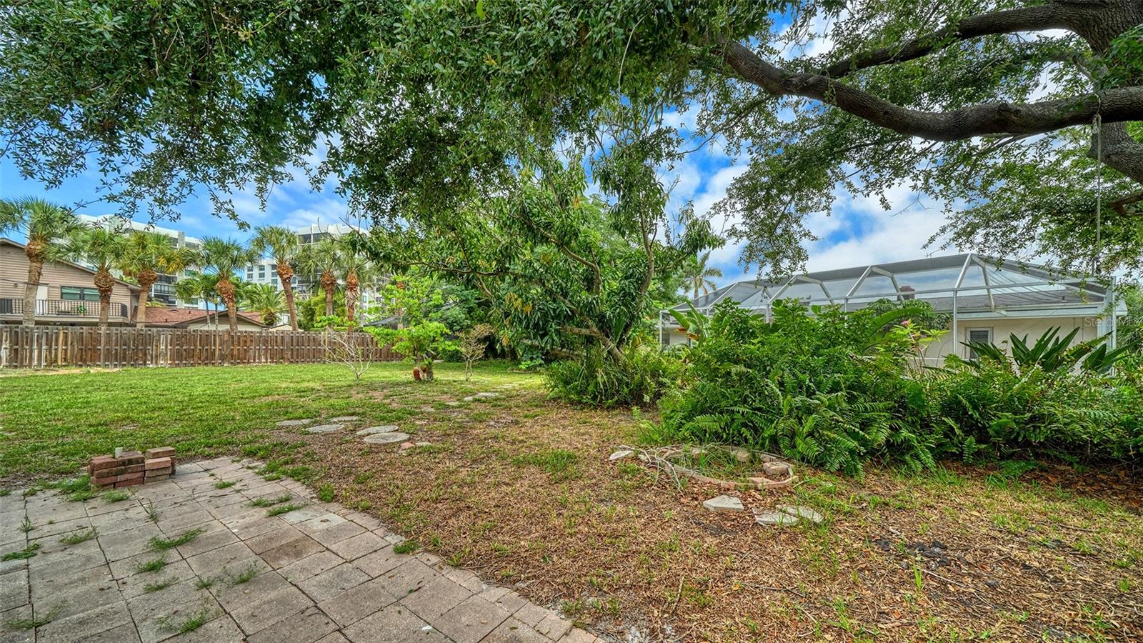 621 Alhambra Rd Property Photo 38
