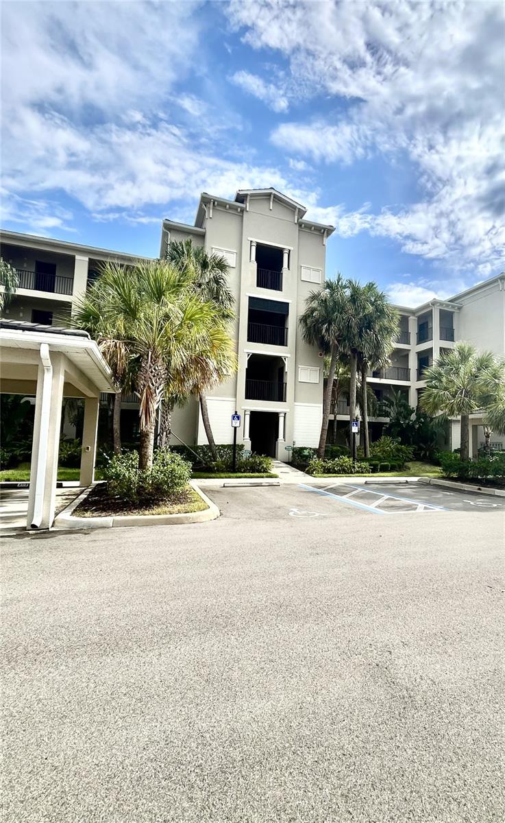 17724 Gawthrop Dr #308 Property Photo 2