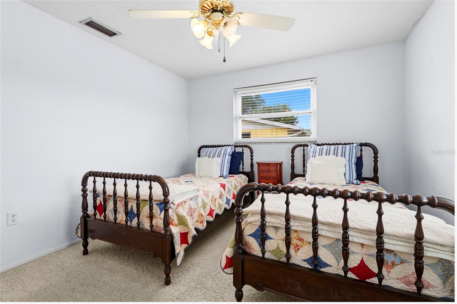 1006 De Leo Dr Property Photo 12