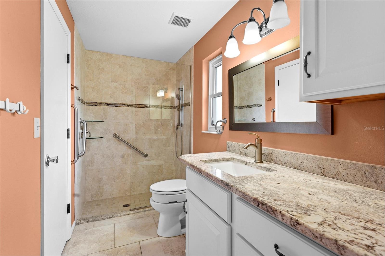 1006 De Leo Dr Property Photo 15