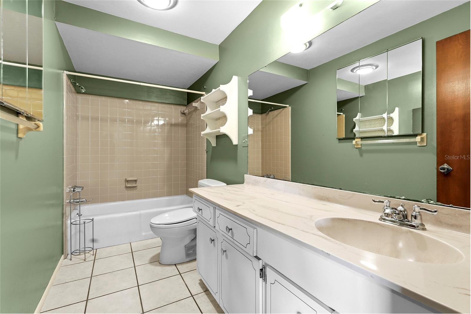 1006 De Leo Dr Property Photo 16