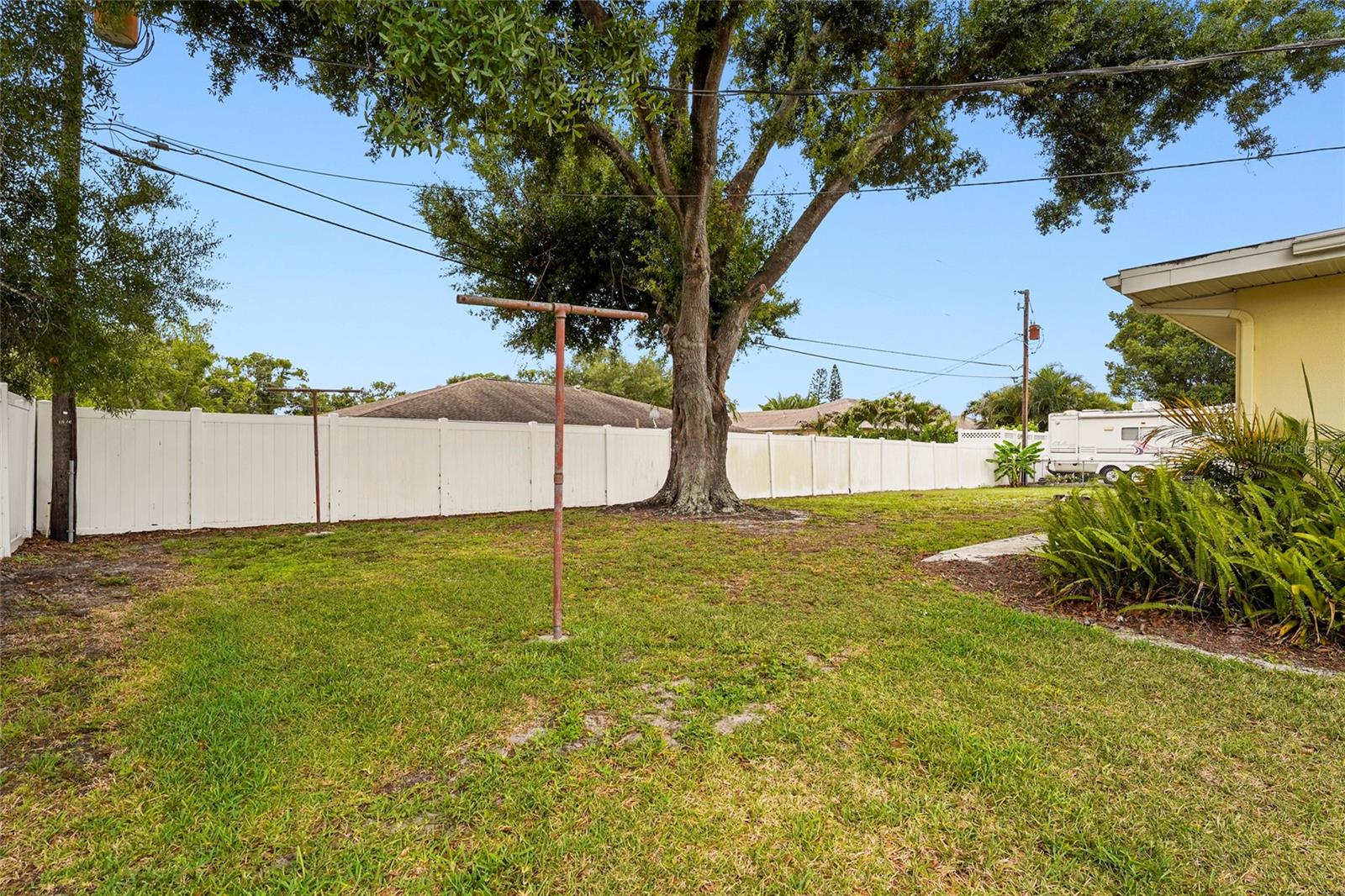 1006 De Leo Dr Property Photo 24