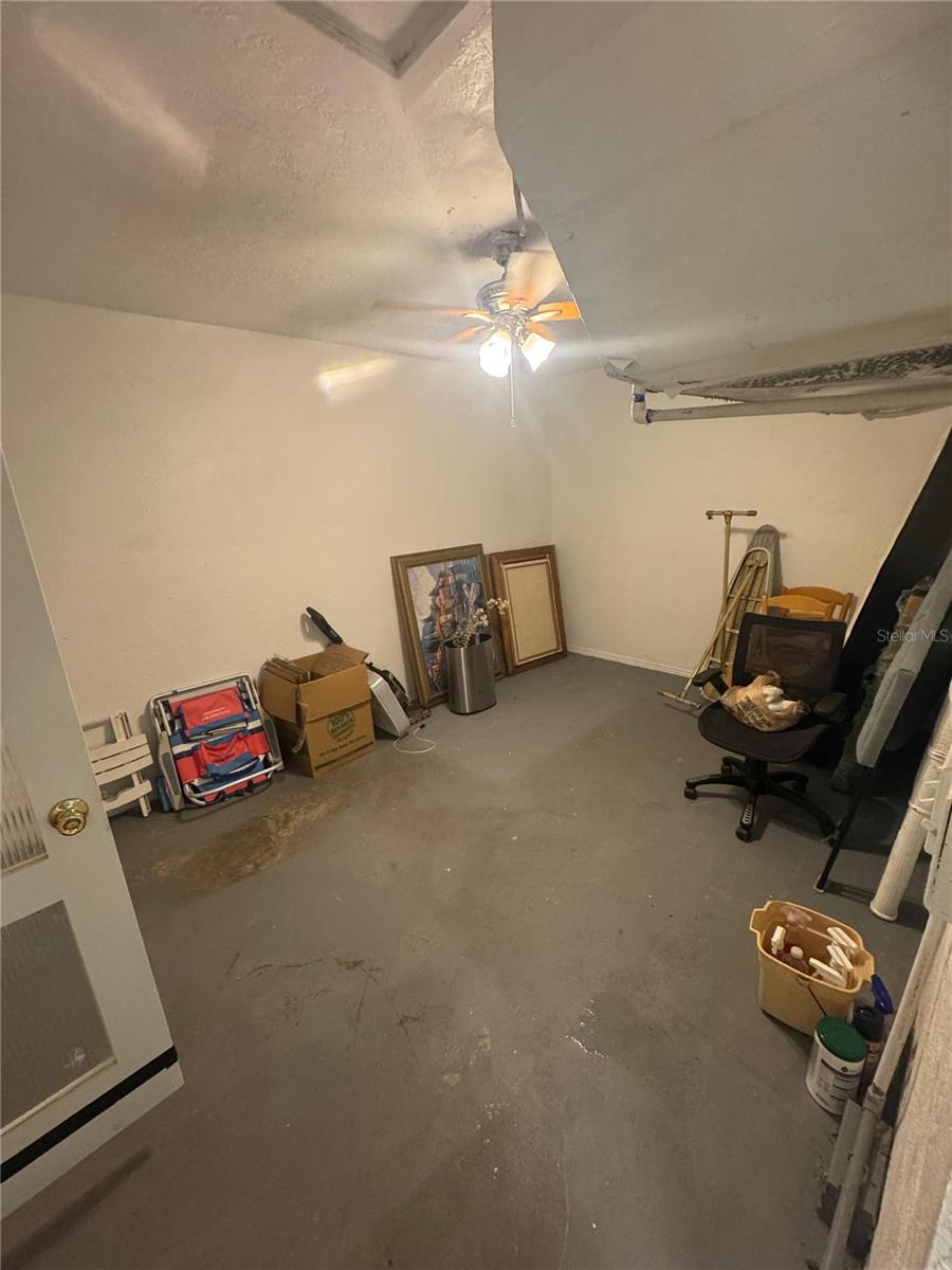 820 Pineland Ave Property Photo 7