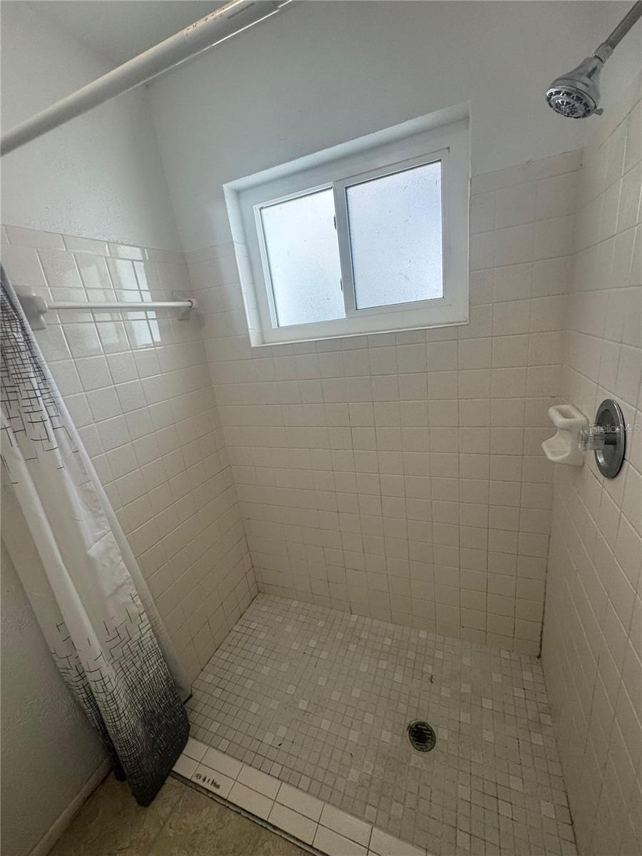 820 Pineland Ave Property Photo 9