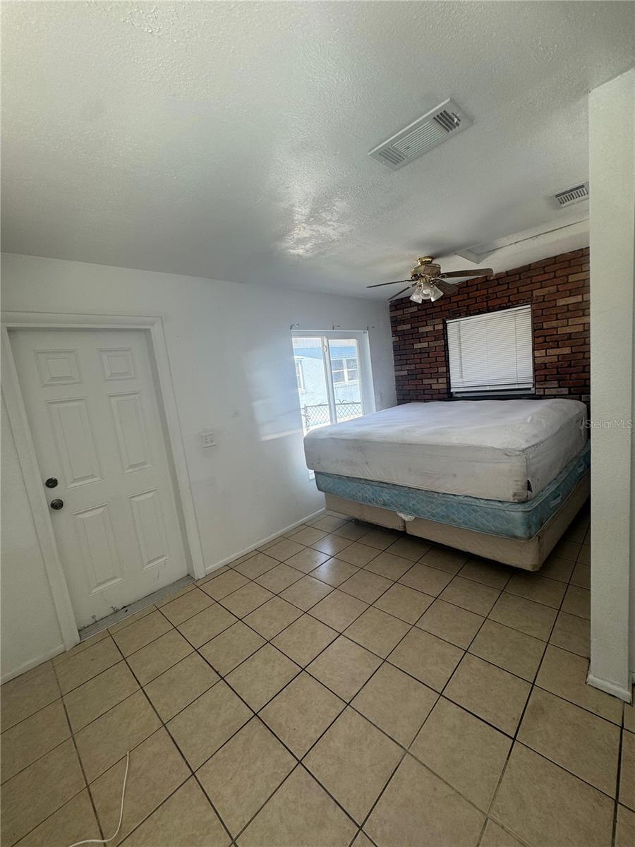 820 Pineland Ave Property Photo 10
