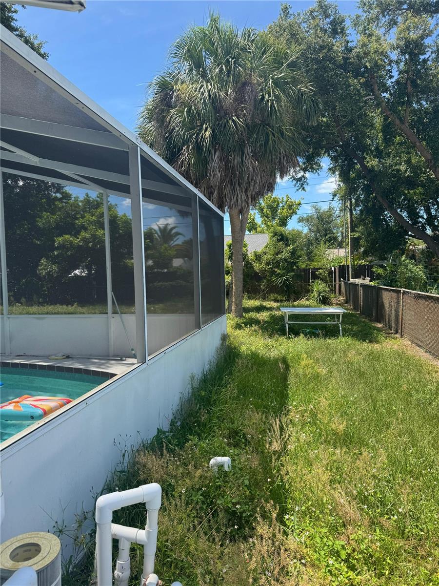 820 Pineland Ave Property Photo 14