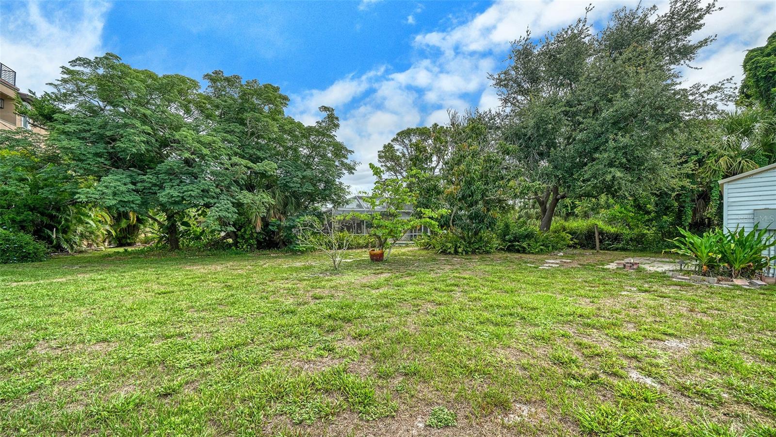 621 Alhambra Rd Property Photo 39