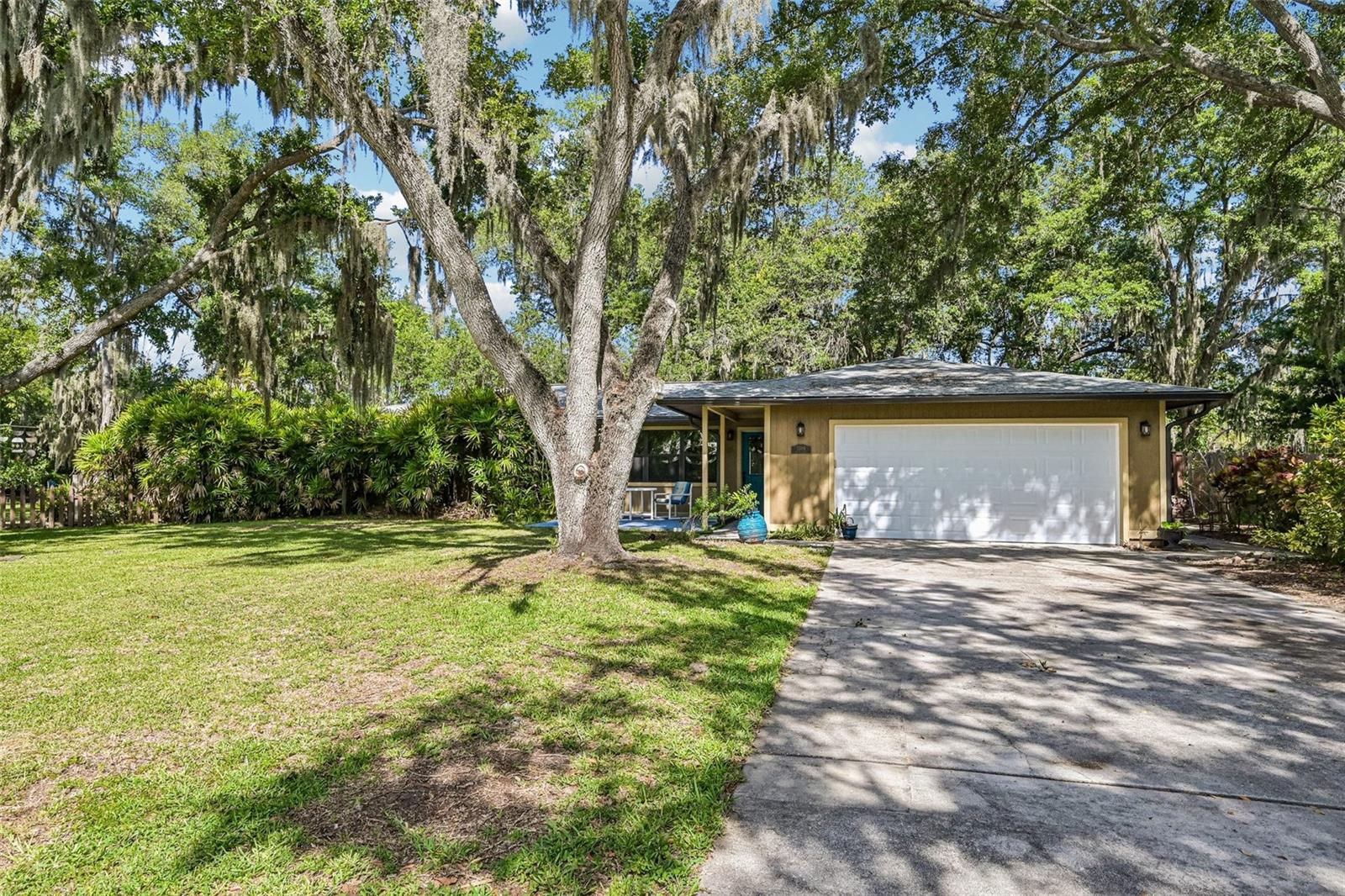 3304 Swaan Ln Property Photo 2