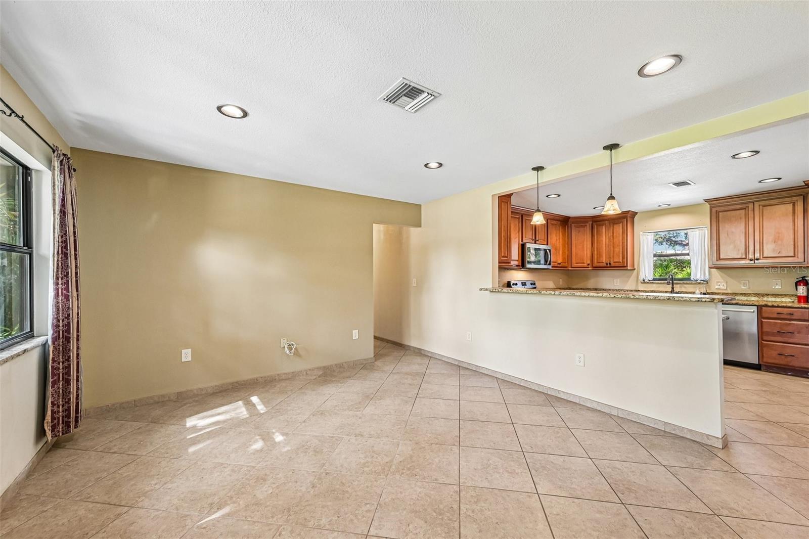 3304 Swaan Ln Property Photo 8