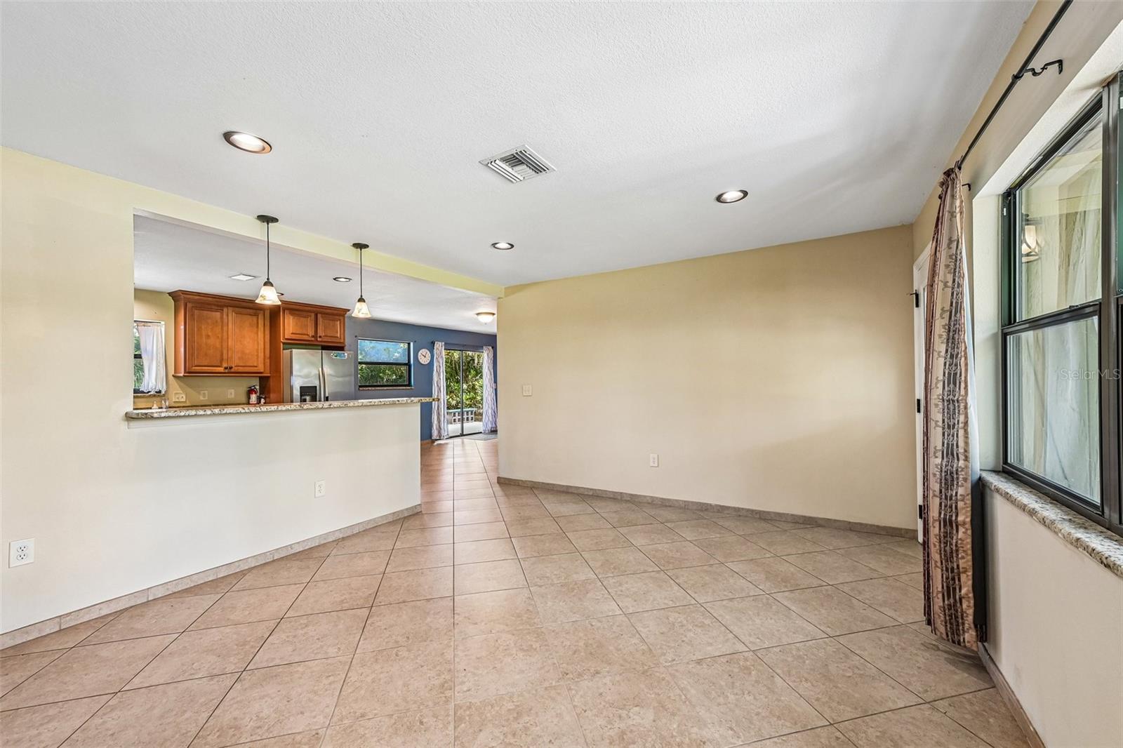 3304 Swaan Ln Property Photo 9
