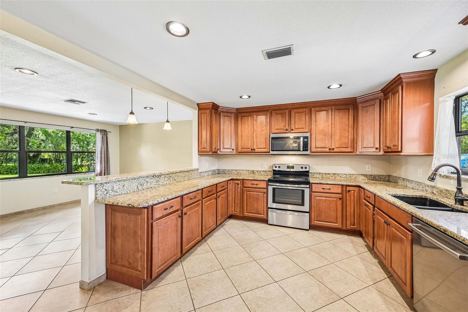 3304 Swaan Ln Property Photo 12