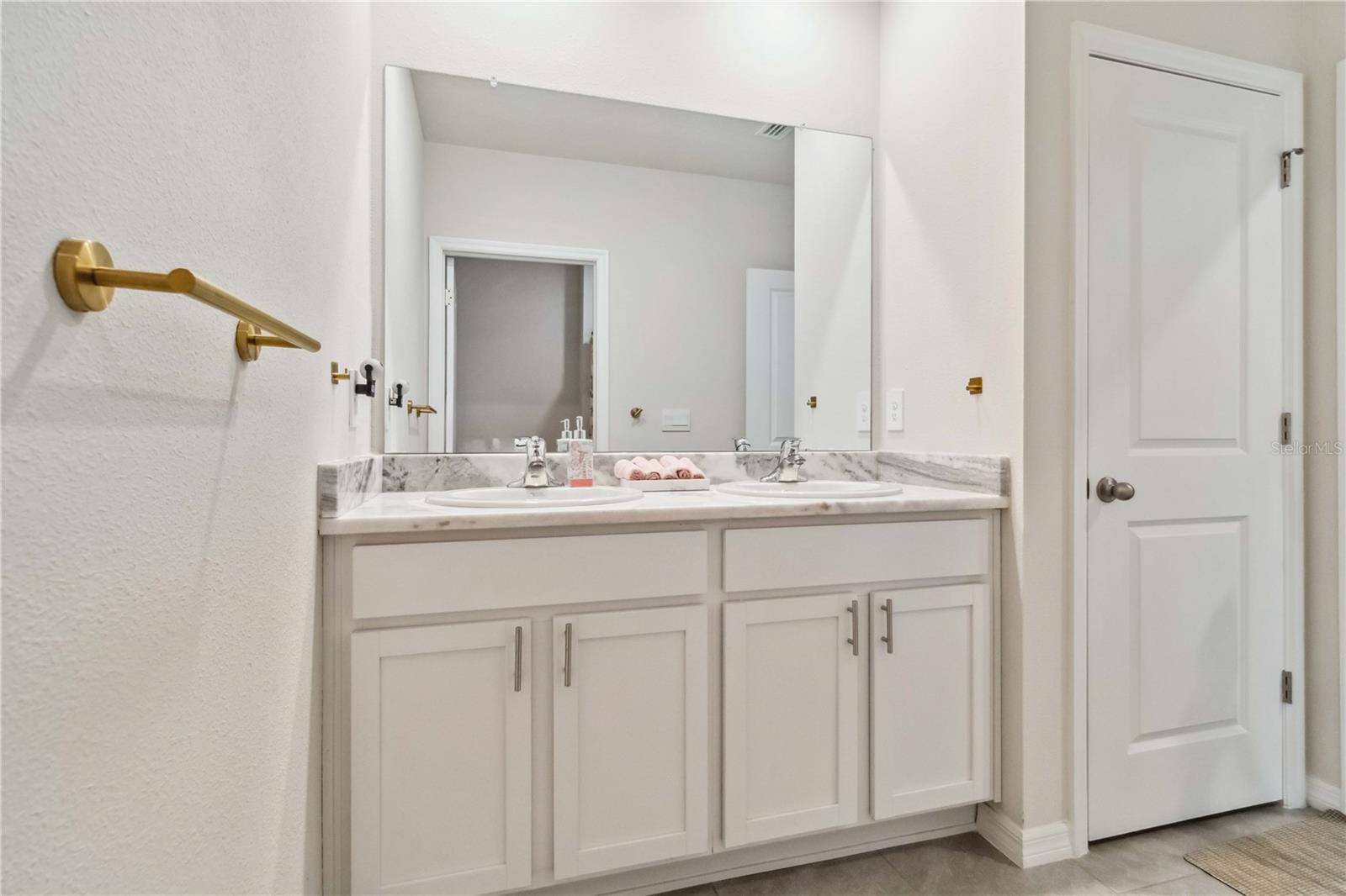 18006 Canopy Pl Property Photo 12