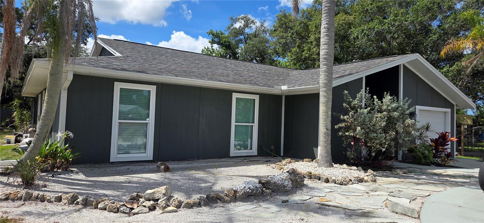 221 Dade Ave Property Photo 2