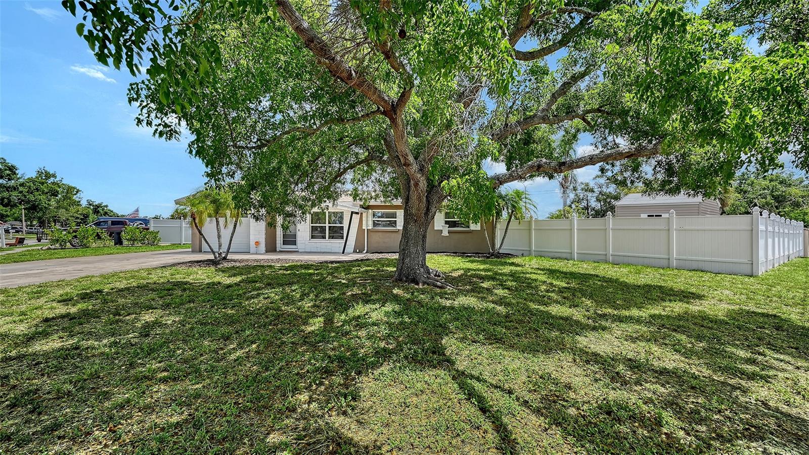 3681 Stokes Dr Dr Property Photo 4