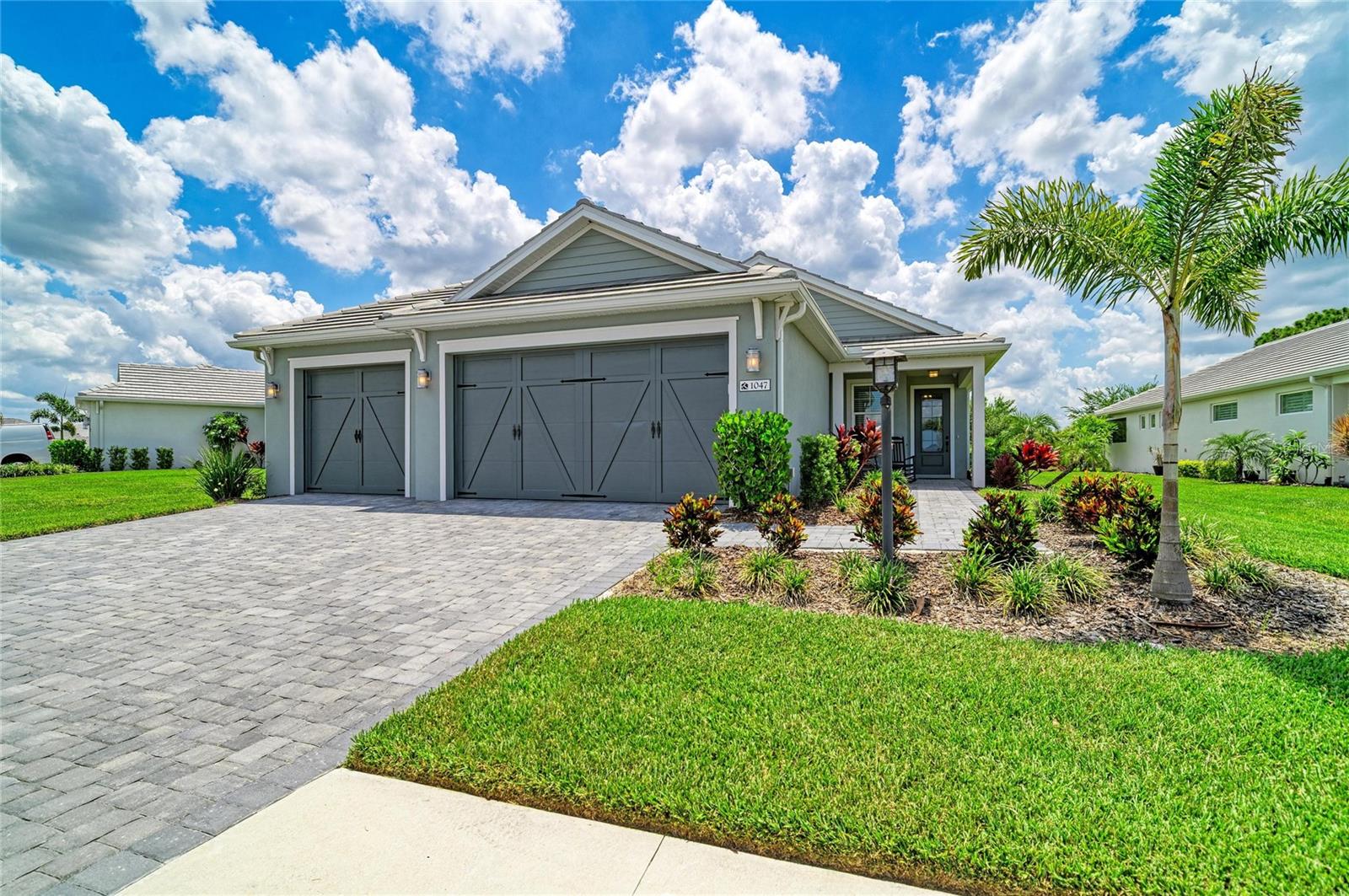 1047 Waterline Ct Property Photo 1