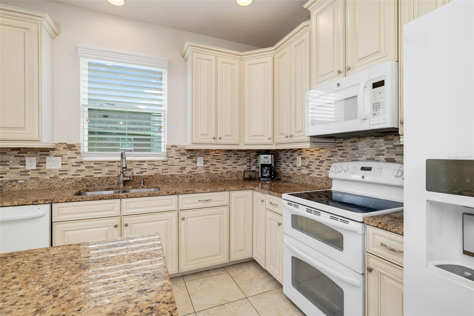 7726 111th Ter E Property Photo 2