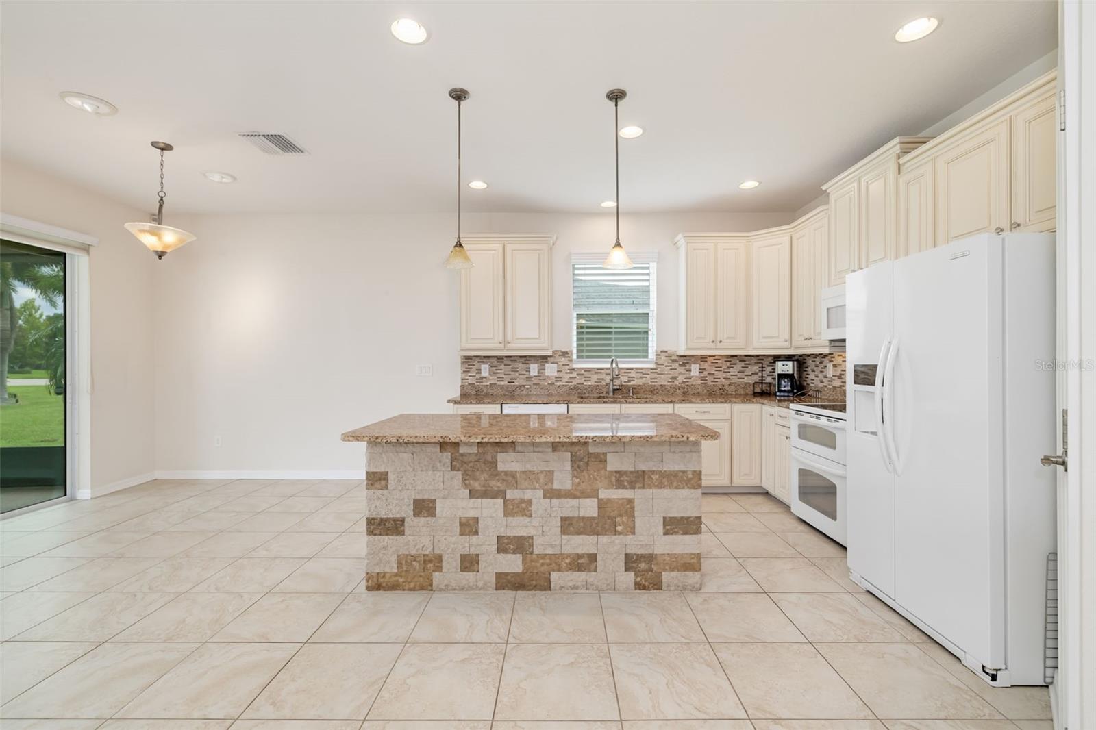 7726 111th Ter E Property Photo 10