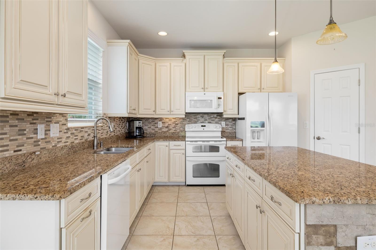 7726 111th Ter E Property Photo 12