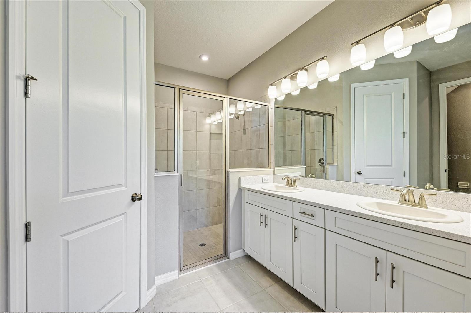 5564 Summit Gln Property Photo 13
