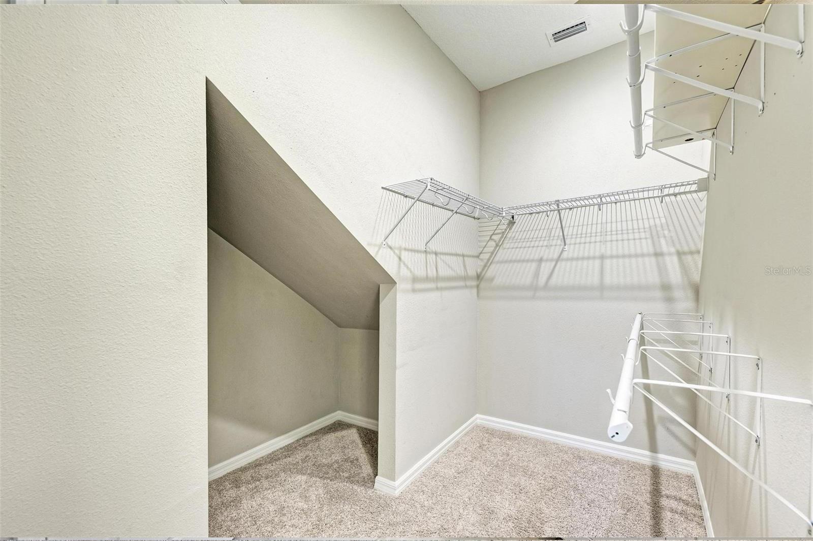 5564 Summit Gln Property Photo 14