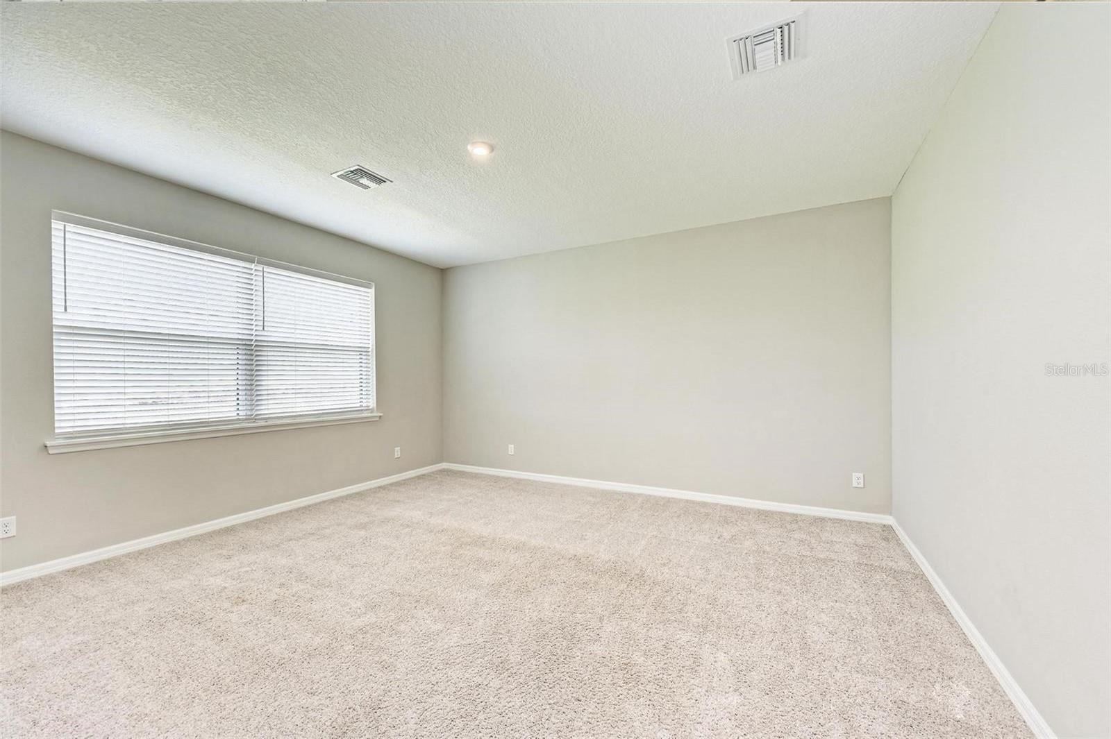 5564 Summit Gln Property Photo 17