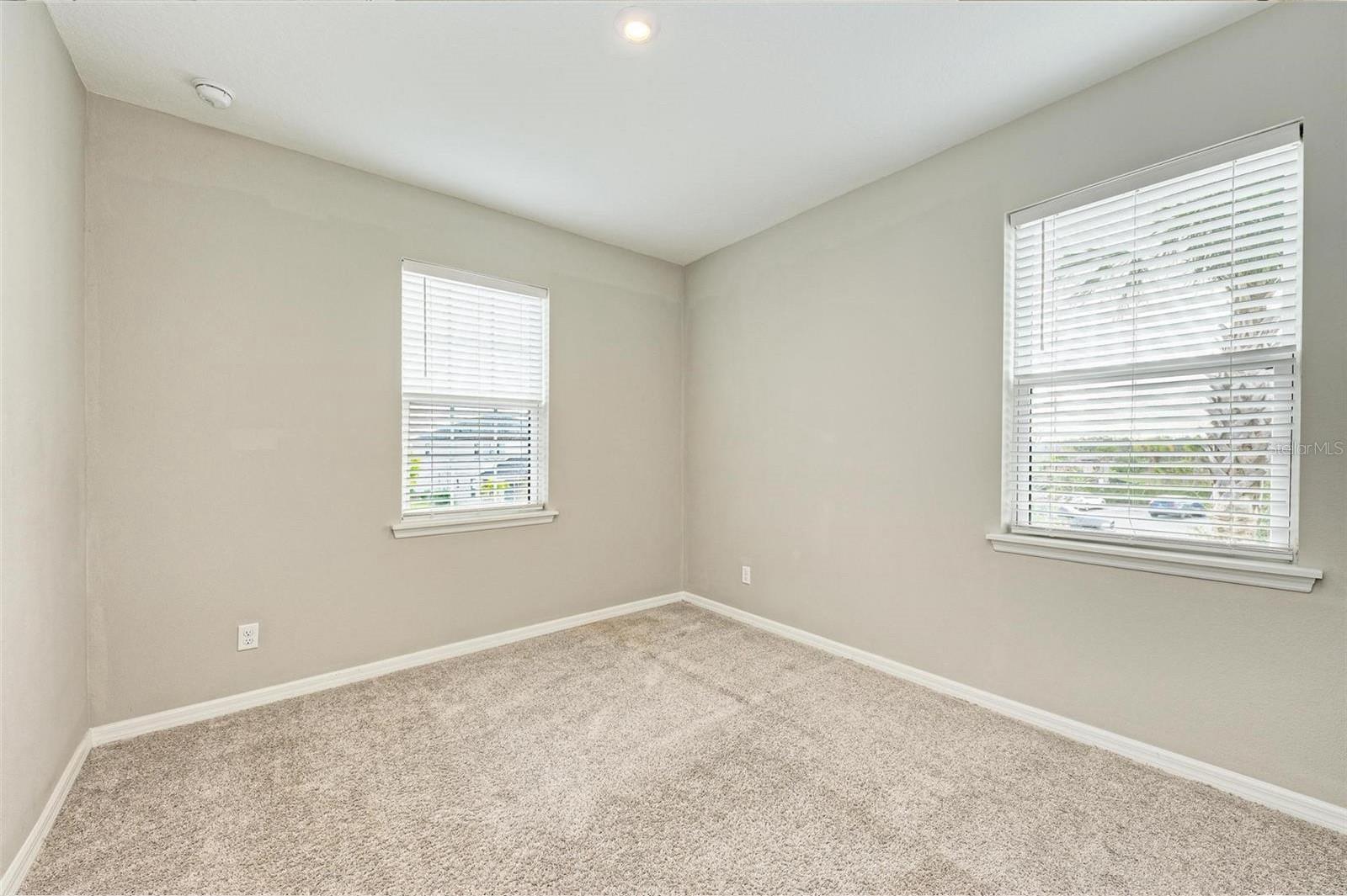 5564 Summit Gln Property Photo 20