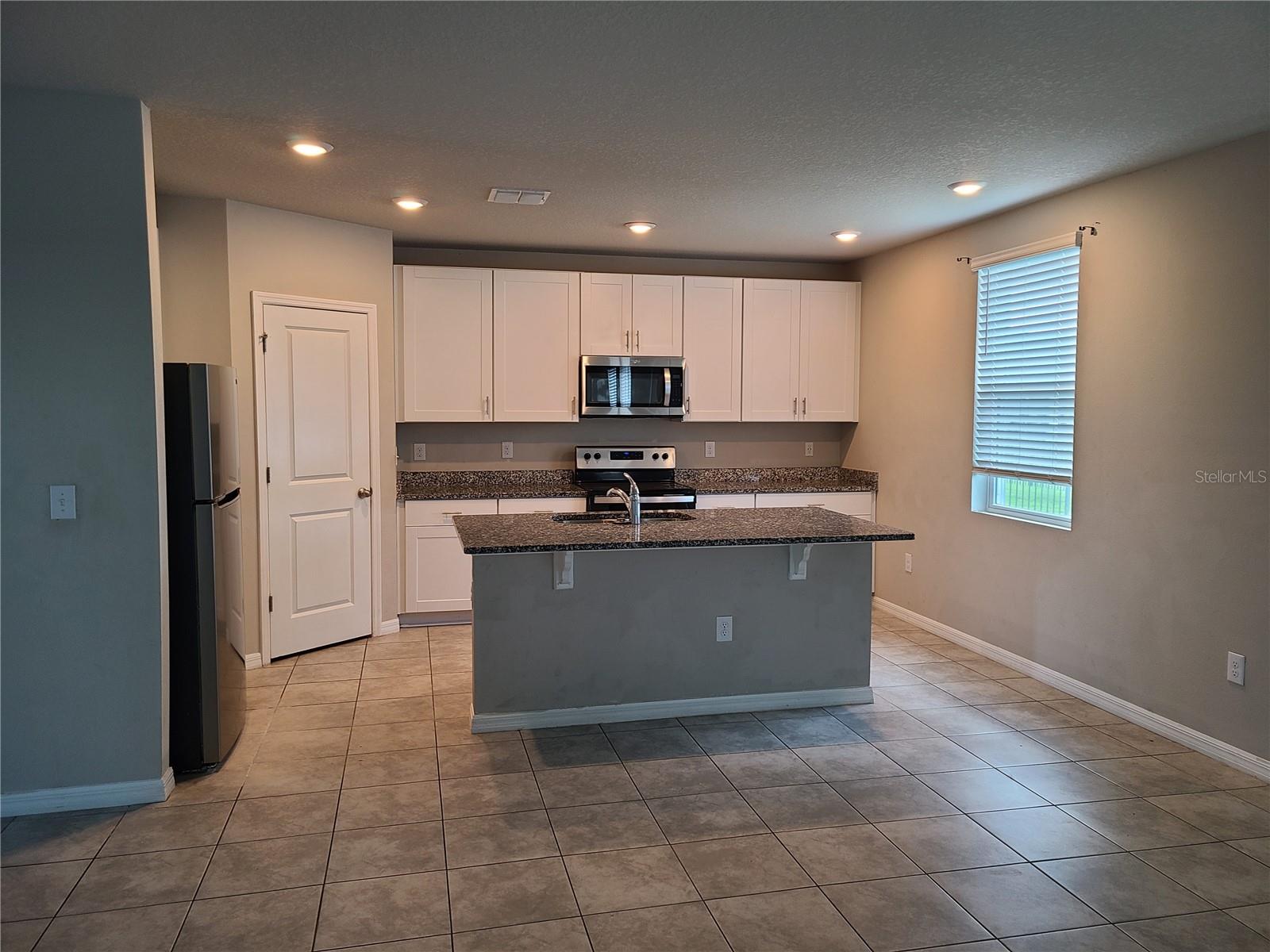 10217 Daybreak Gln Property Photo 3