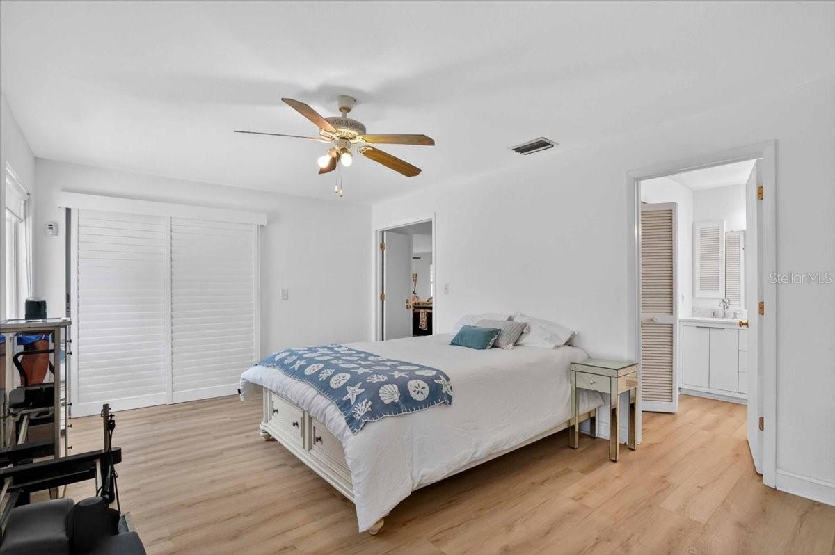 885 Fairfax Ter Nw Property Photo 18
