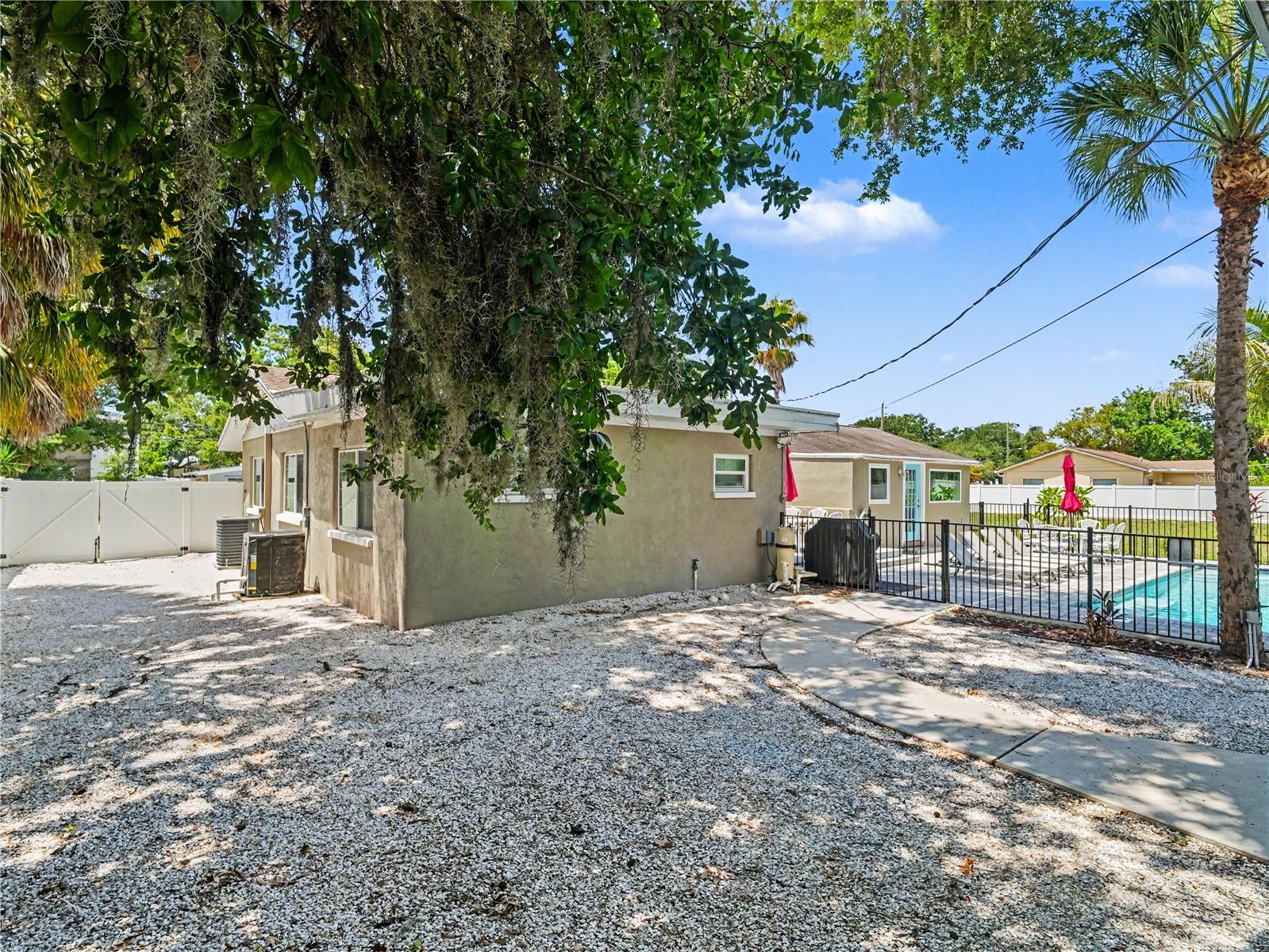 2547 Bahia Vista St Property Photo 25