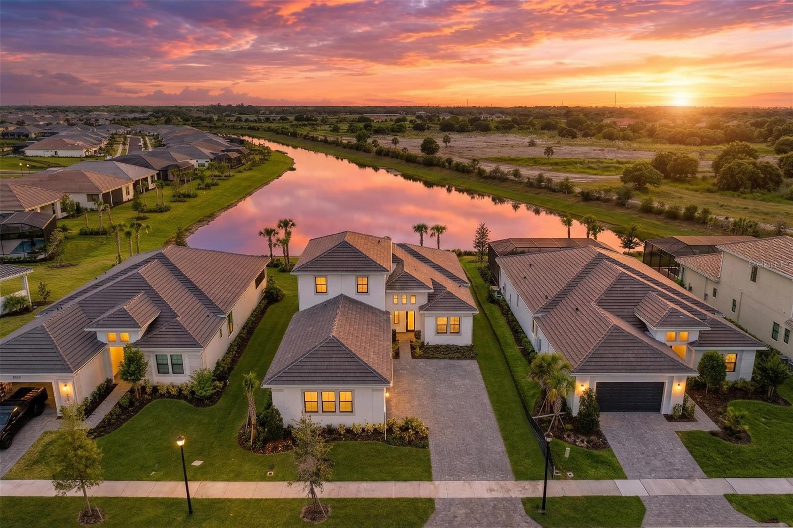 4517 MONDRIAN CT
