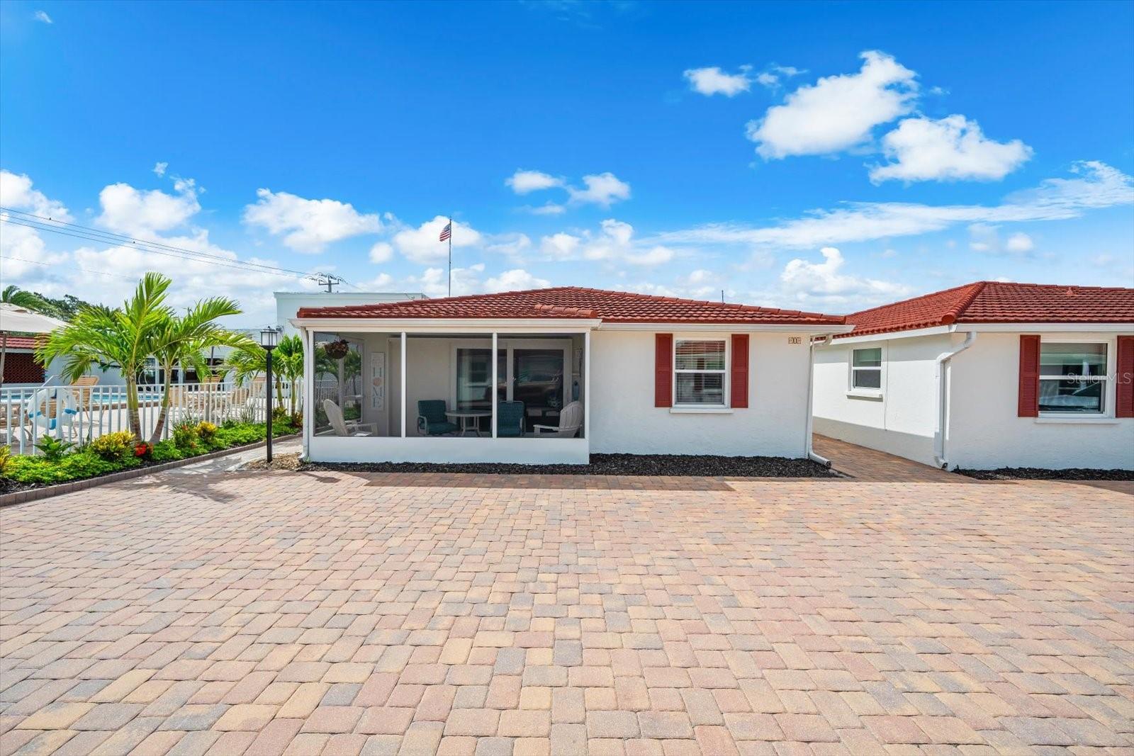 6154 Midnight Pass Rd #b1 Property Photo 5