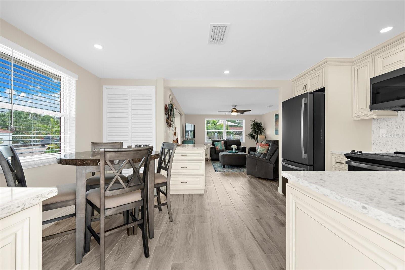 6154 Midnight Pass Rd #b1 Property Photo 7