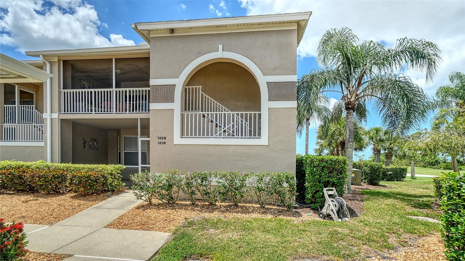 9641 Castle Point Dr #1226 Property Photo 2
