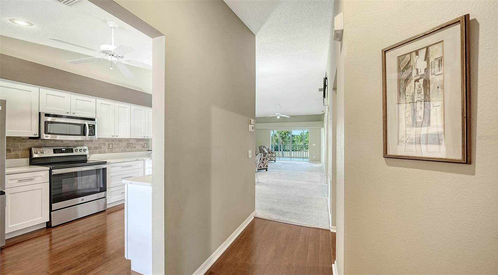 9641 Castle Point Dr #1226 Property Photo 4