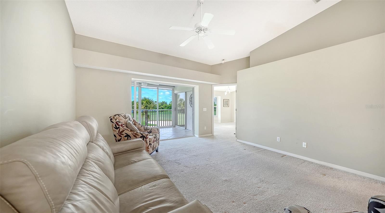 9641 Castle Point Dr #1226 Property Photo 11