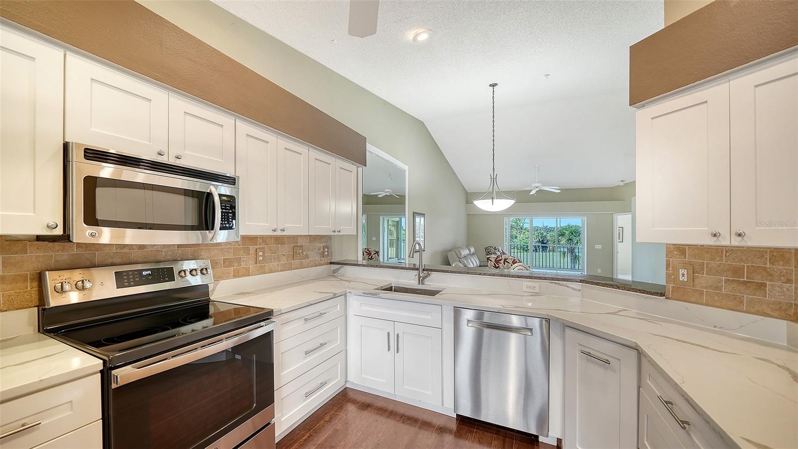 9641 Castle Point Dr #1226 Property Photo 16