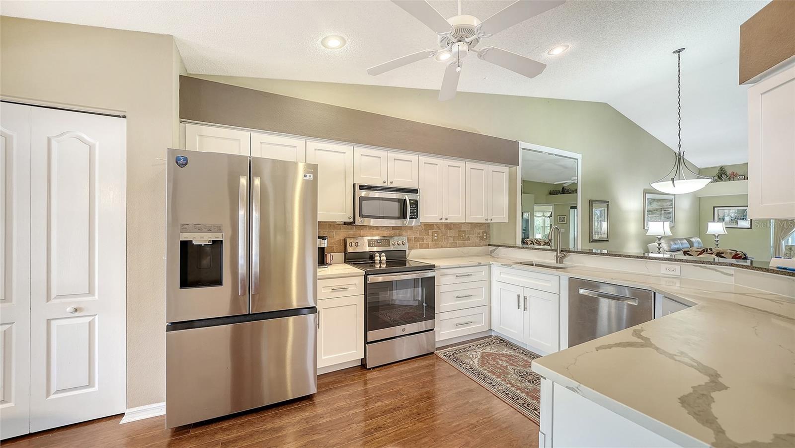 9641 Castle Point Dr #1226 Property Photo 17