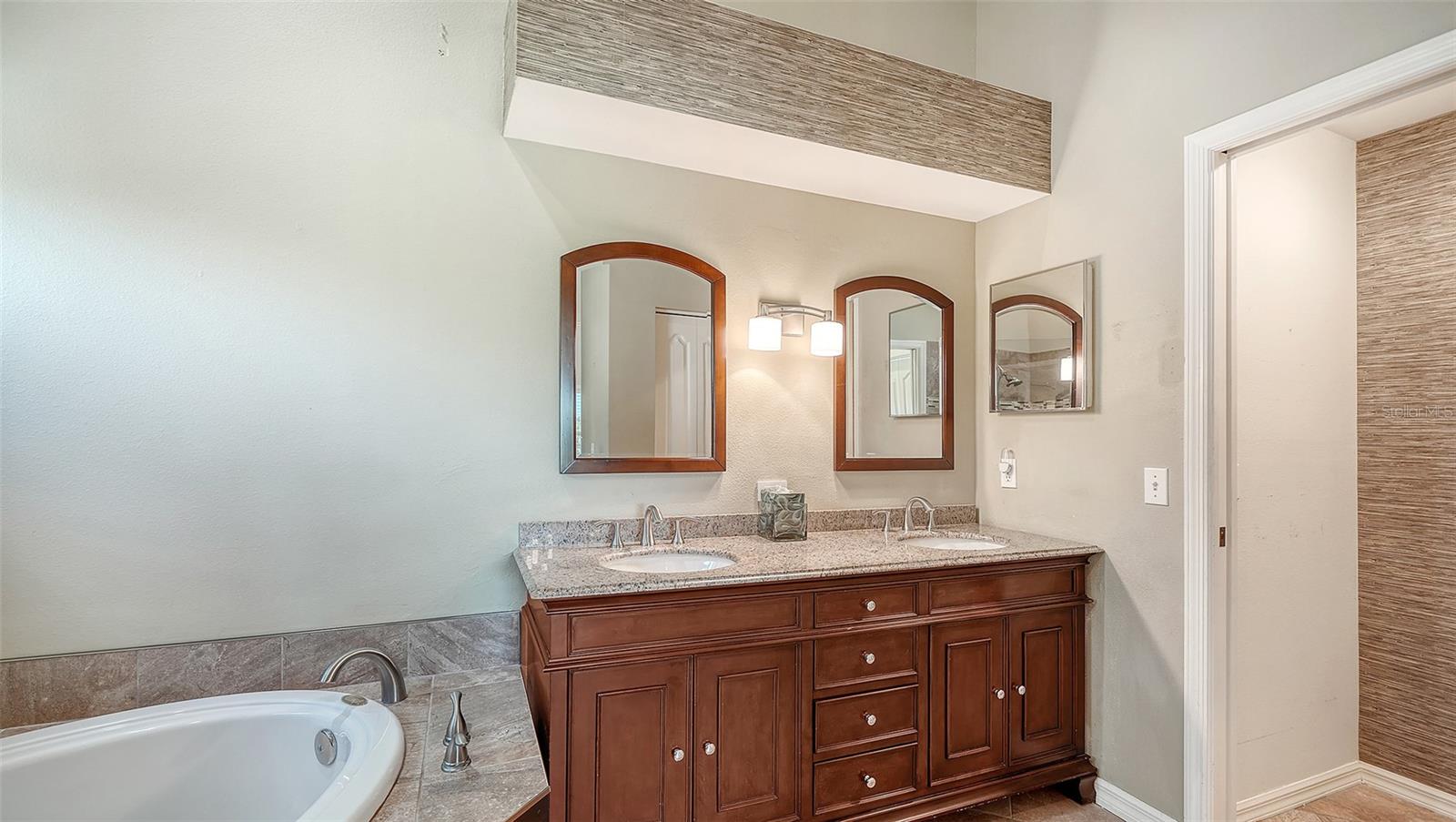 9641 Castle Point Dr #1226 Property Photo 30