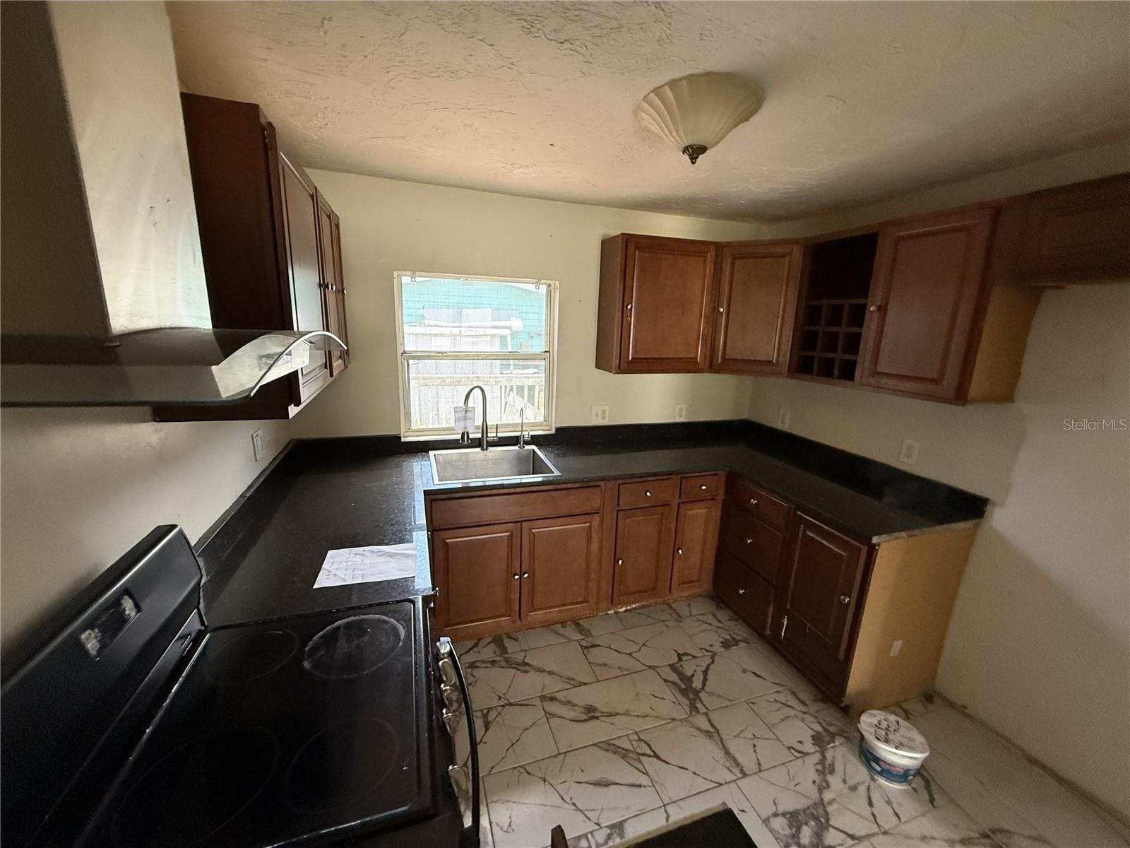 1810 9th St W Property Photo 4