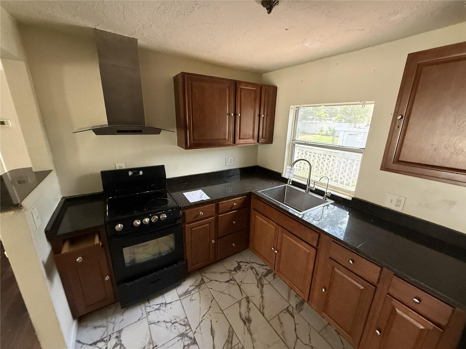 1810 9th St W Property Photo 5