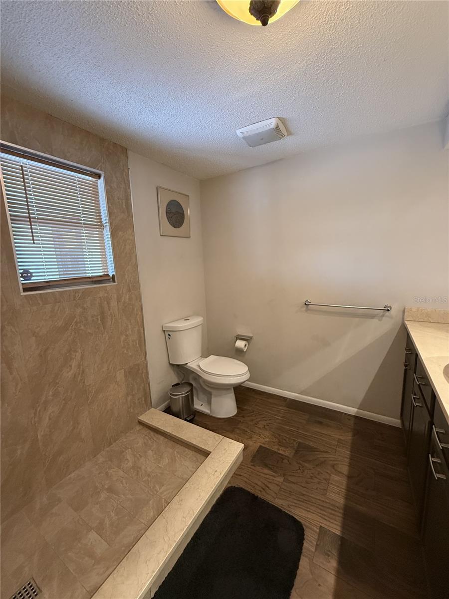 907 Fruitland Ave Property Photo 17