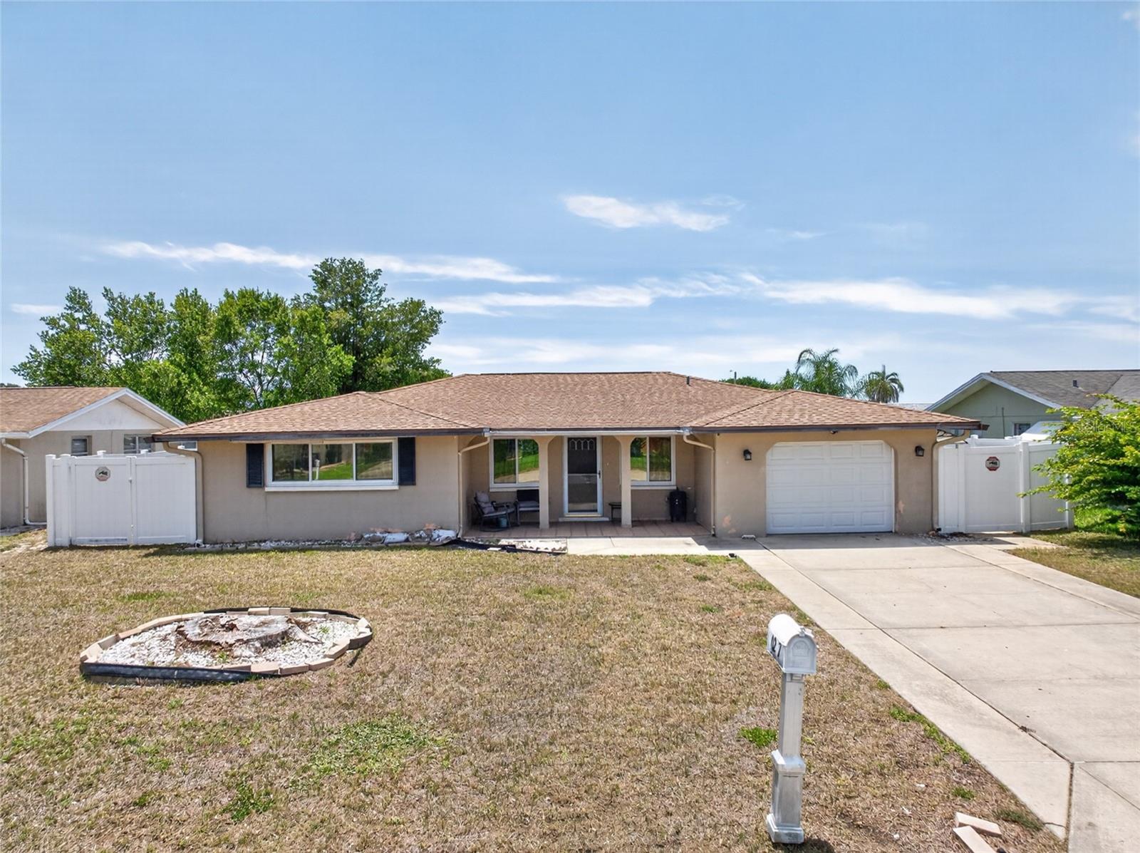 10237 Oak Hill Dr Property Photo 1