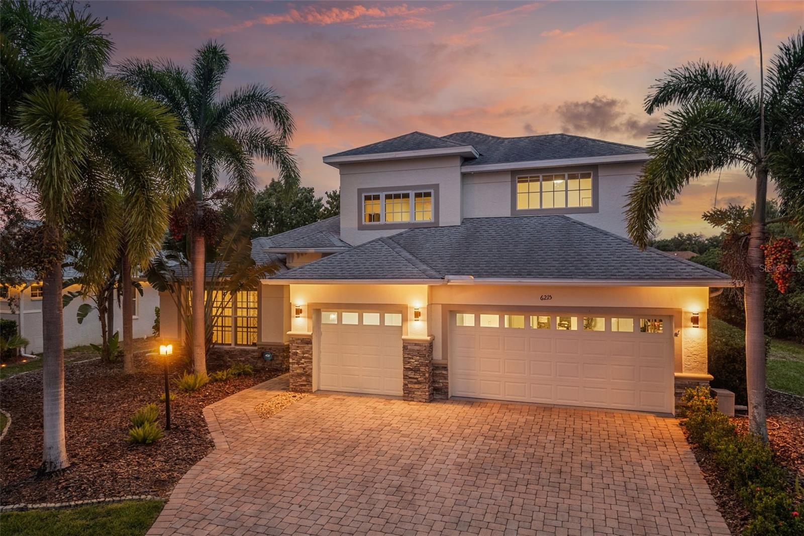 6215 Warbler Ln Property Photo 1