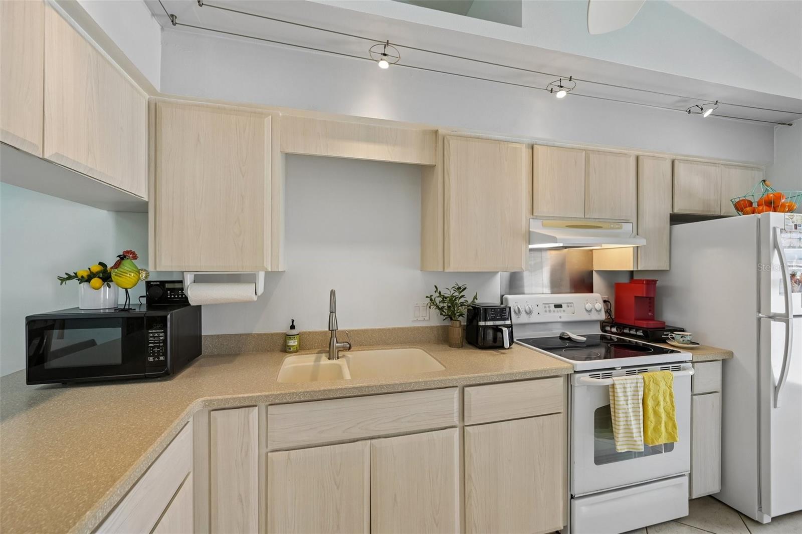 1041 Capri Isles Blvd #209 Property Photo 12