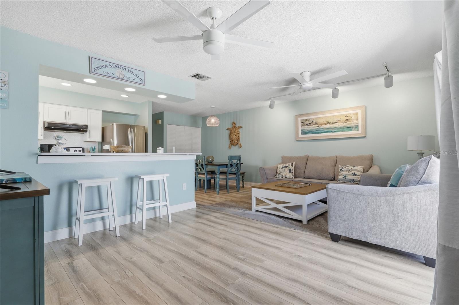207 71st St #e Property Photo 4