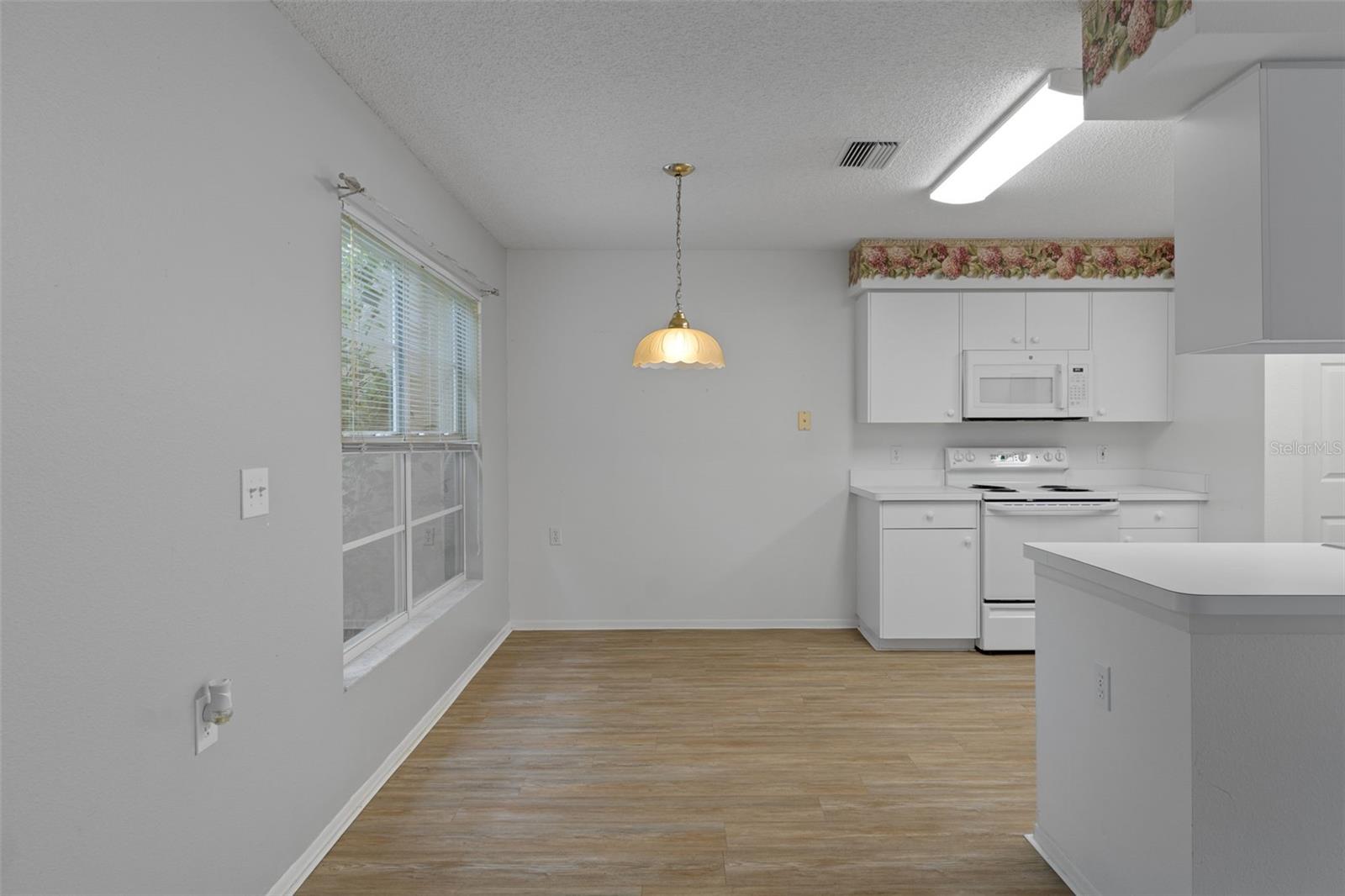 7343 Willow Brook Dr Property Photo 12
