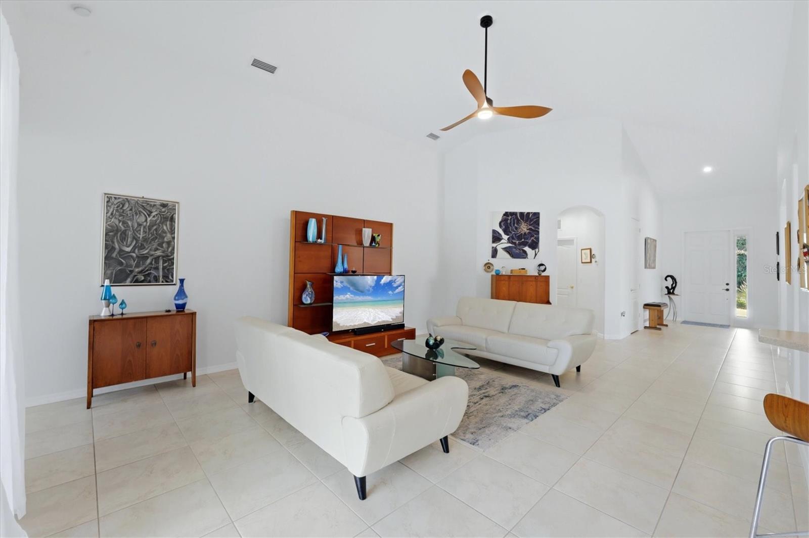 428 Snapdragon Loop Property Photo 5