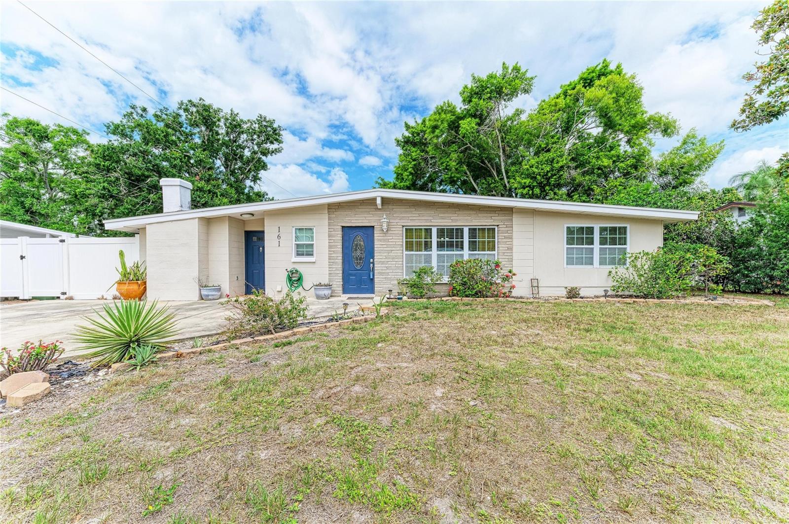 161 Suntan Ave Property Photo 1