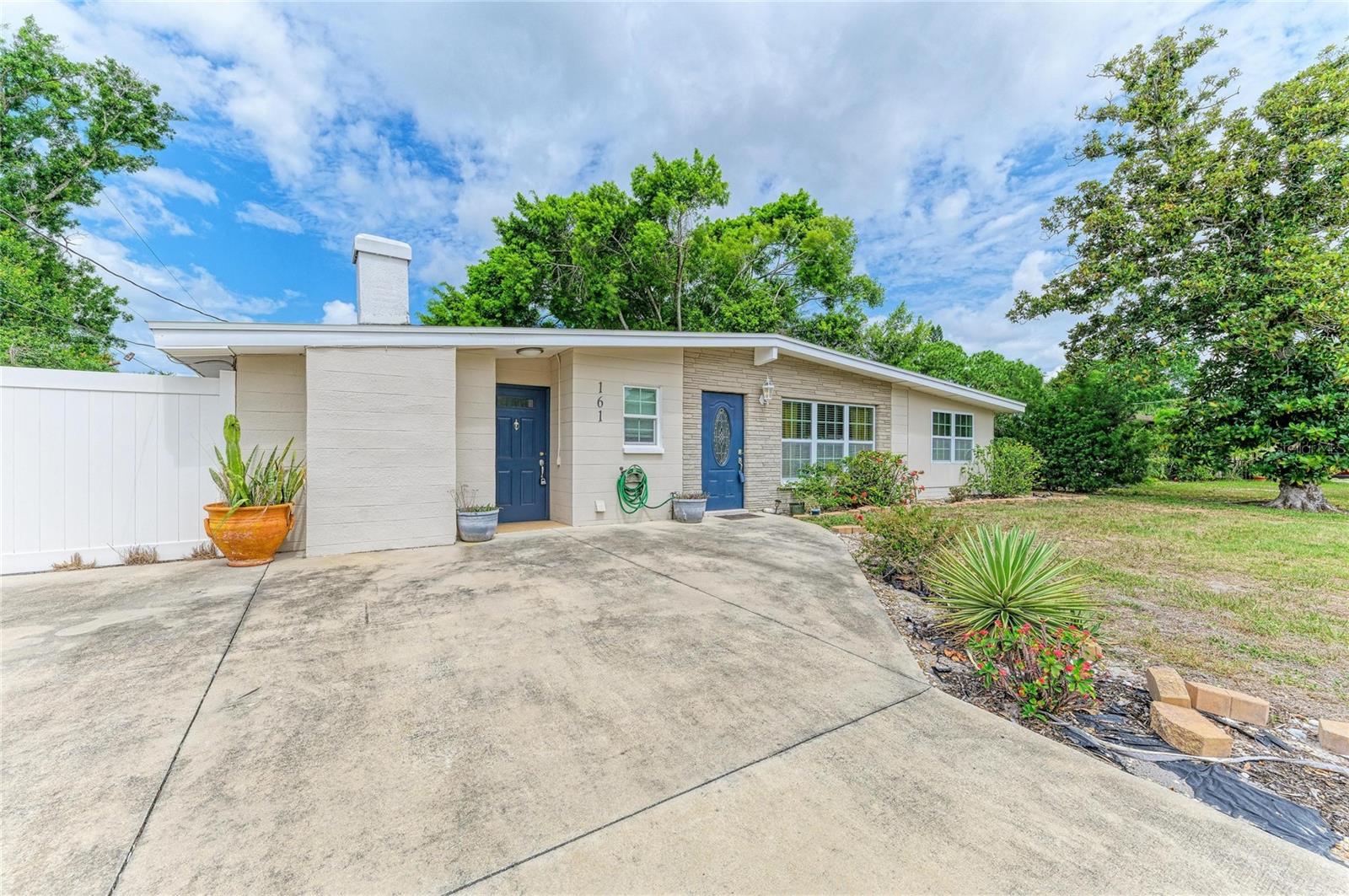 161 Suntan Ave Property Photo 3