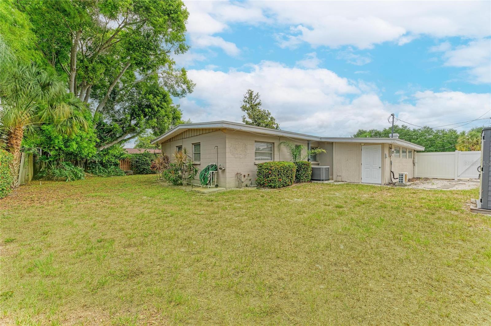161 Suntan Ave Property Photo 40